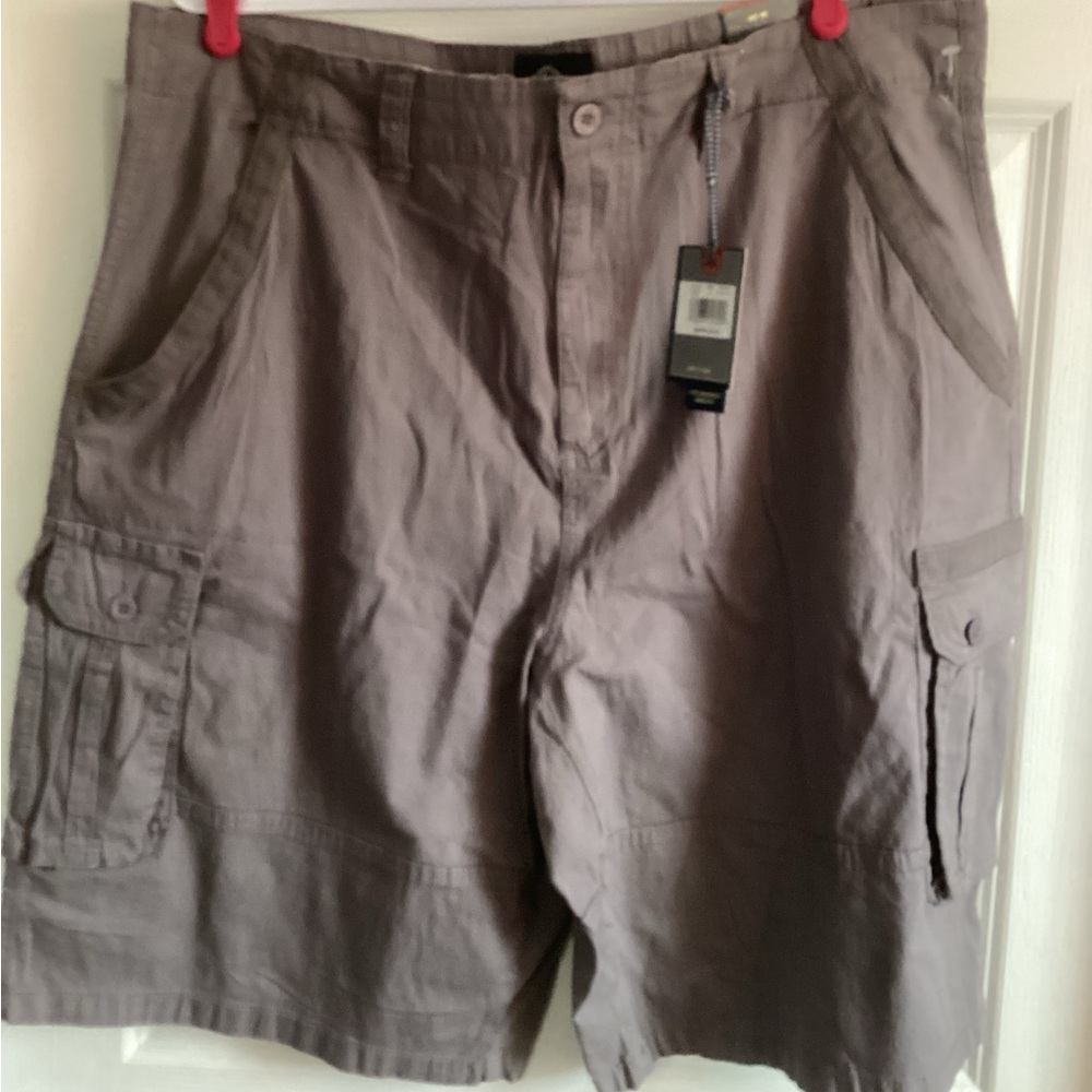 NWT Men's Casual Cargo Shorts - Gray size 40